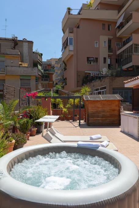 Penthouse With Jacuzzi On Private Terrace In Trastevere Roma Dış mekan fotoğraf